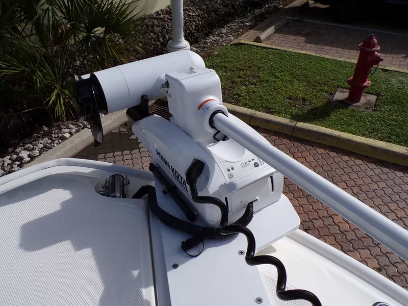 Slide: The Image of Boston Whaler 280 DAUNTLESS 2024 - 50
