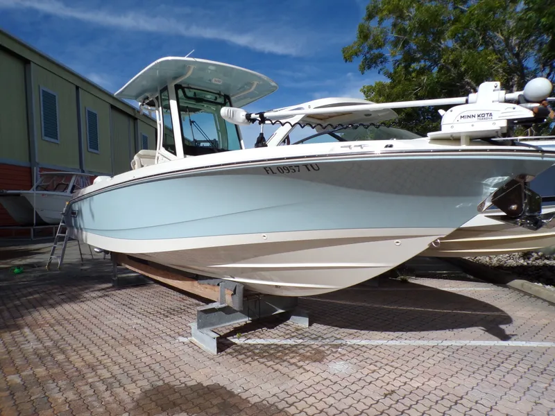 Slide: The Image of Boston Whaler 280 DAUNTLESS 2024 - 2