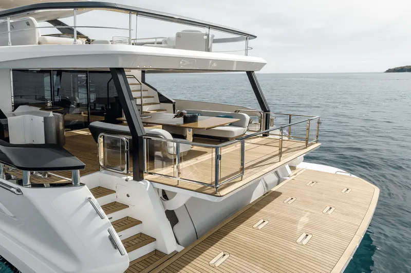 Slide: The Image of Azimut Grande 26M 2027 - 15