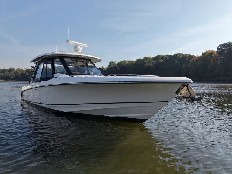The Image of Boston Whaler 350 REALM 2025 - 0