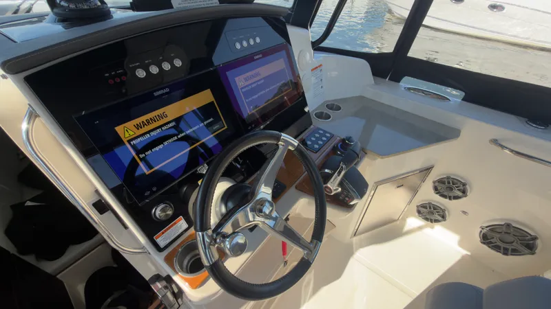 Slide: The Image of Boston Whaler 350 REALM 2025 - 19