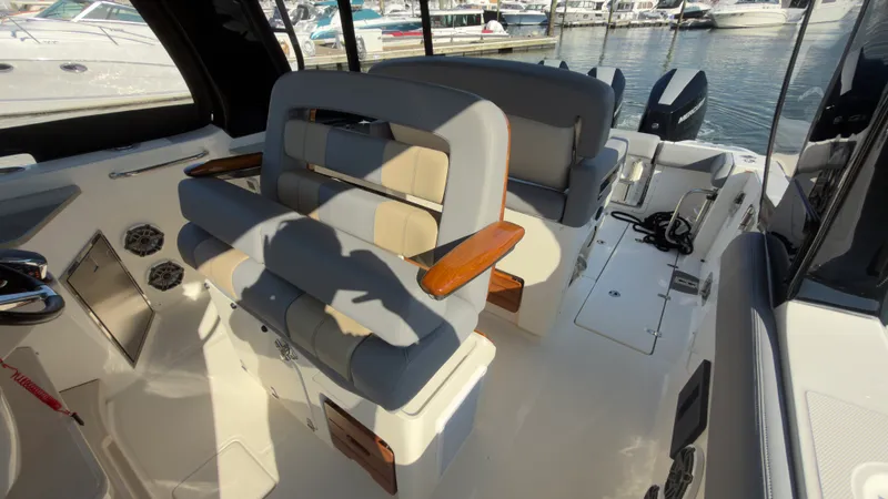 Slide: The Image of Boston Whaler 350 REALM 2025 - 18