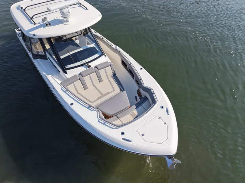 Slide: The Image of Boston Whaler 350 REALM 2025 - 4