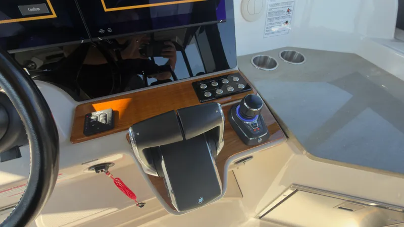 Slide: The Image of Boston Whaler 350 REALM 2025 - 20