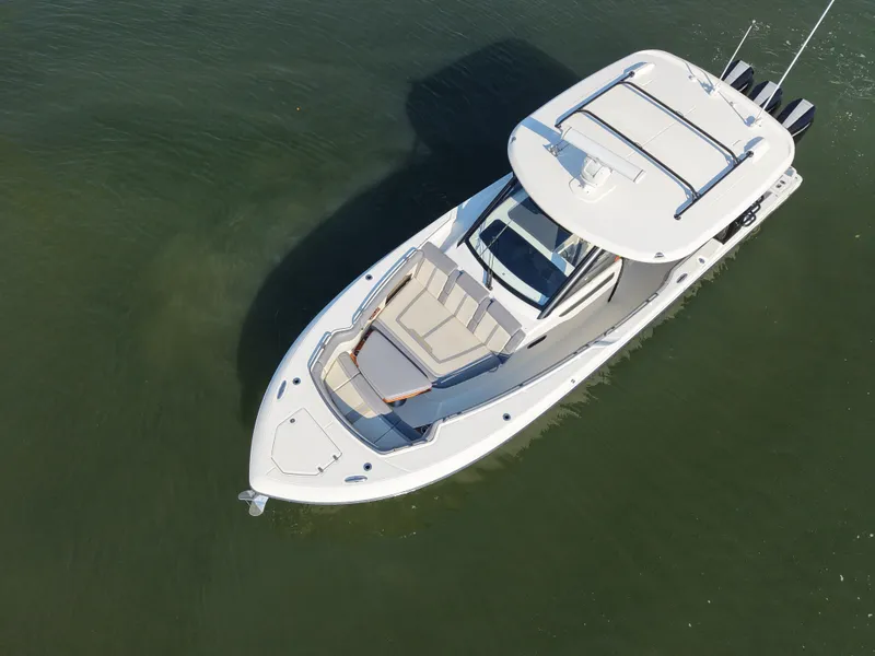 Slide: The Image of Boston Whaler 350 REALM 2025 - 6