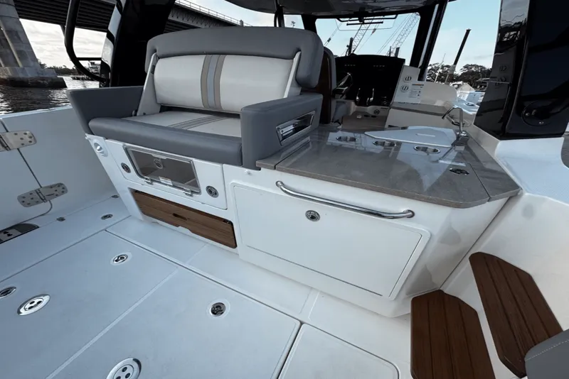 Slide: The Image of Boston Whaler 350 REALM 2025 - 14