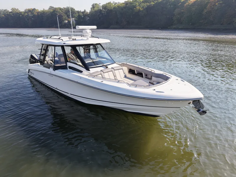 Slide: The Image of Boston Whaler 350 REALM 2025 - 1