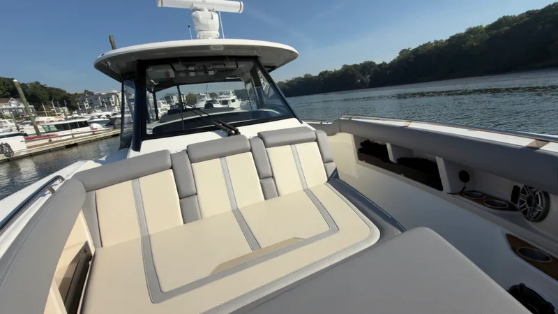 Slide: The Image of Boston Whaler 350 REALM 2025 - 16