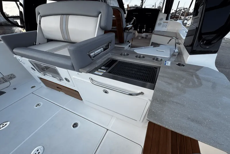 Slide: The Image of Boston Whaler 350 REALM 2025 - 13