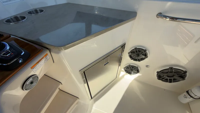 Slide: The Image of Boston Whaler 350 REALM 2025 - 21
