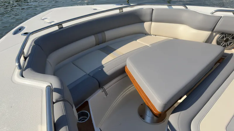 Slide: The Image of Boston Whaler 350 REALM 2025 - 15