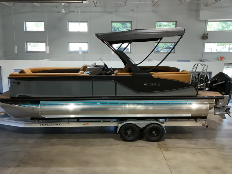 Slide: The Image of Harris Sunliner 250 2027 - 2