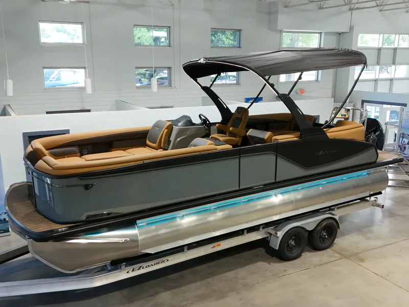 Slide: The Image of Harris Sunliner 250 2027 - 1