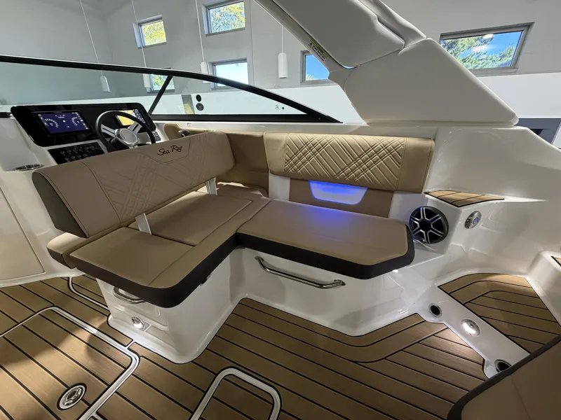 Slide: The Image of Sea Ray SDX 250 2027 - 15