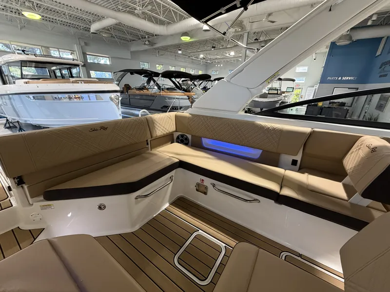 Slide: The Image of Sea Ray SDX 250 2027 - 17
