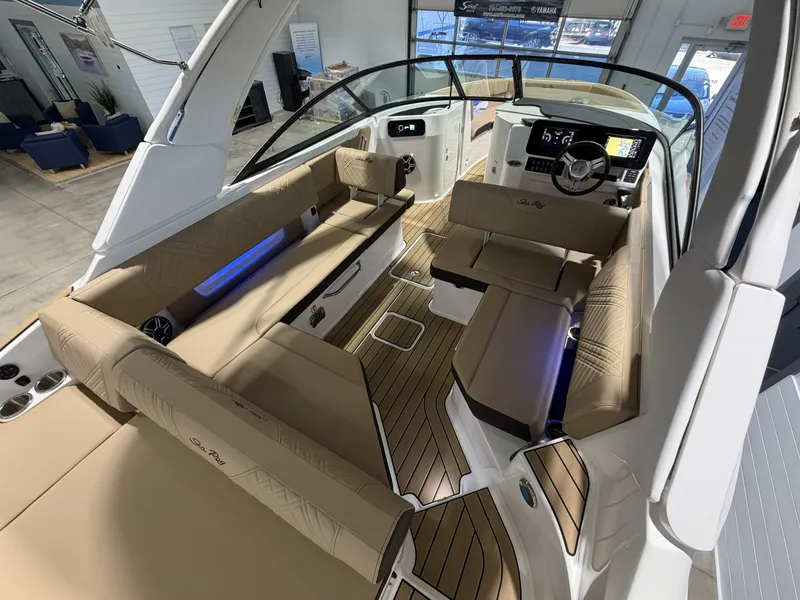 Slide: The Image of Sea Ray SDX 250 2027 - 18