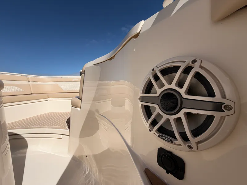 Slide: The Image of Scout 330 LXF 2027 - 43