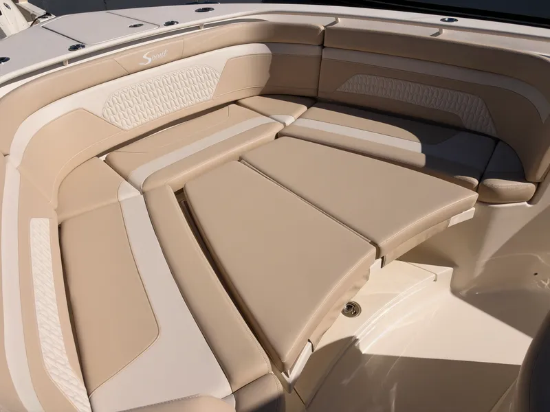 Slide: The Image of Scout 330 LXF 2027 - 40