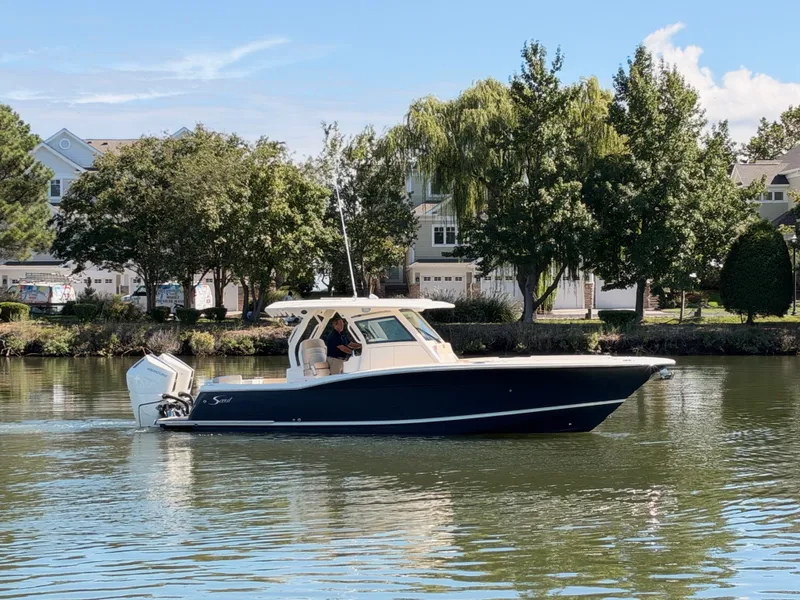 The Image of Scout 330 LXF 2027 - 0