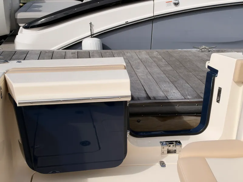 Slide: The Image of Scout 330 LXF 2027 - 20