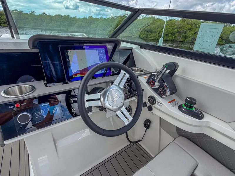 Slide: The Image of Sea Ray SDX 290 Outboard 2027 - 17