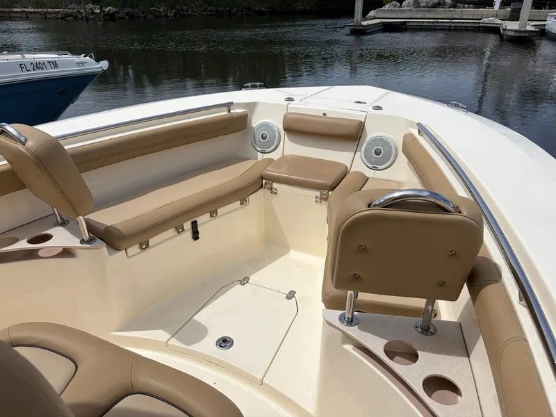 Slide: The Image of Scout 255 LXF 2018 - 16