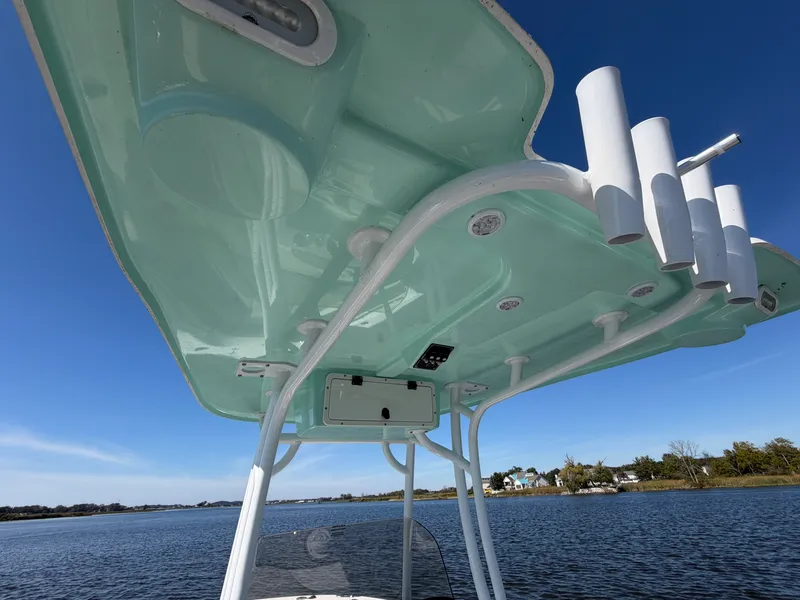 Slide: The Image of NauticStar 222L OFFSHORE 2024 - 31