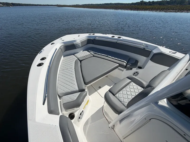 Slide: The Image of NauticStar 222L OFFSHORE 2024 - 13