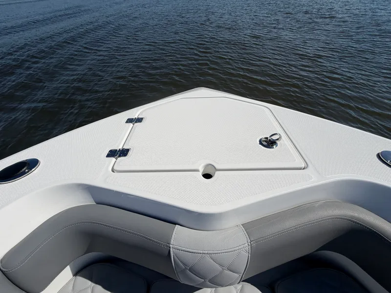 Slide: The Image of NauticStar 222L OFFSHORE 2024 - 38
