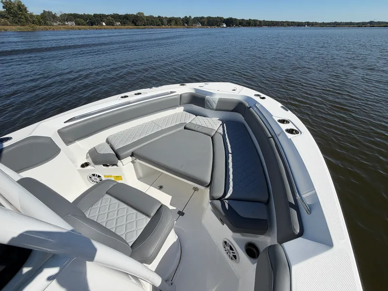 Slide: The Image of NauticStar 222L OFFSHORE 2024 - 12