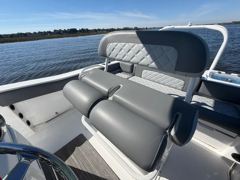 Slide: The Image of NauticStar 222L OFFSHORE 2024 - 19