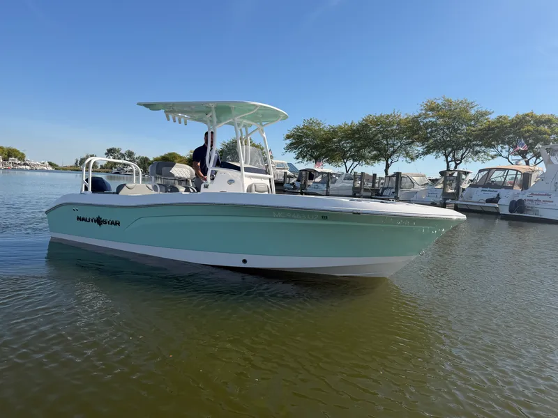Slide: The Image of NauticStar 222L OFFSHORE 2024 - 7