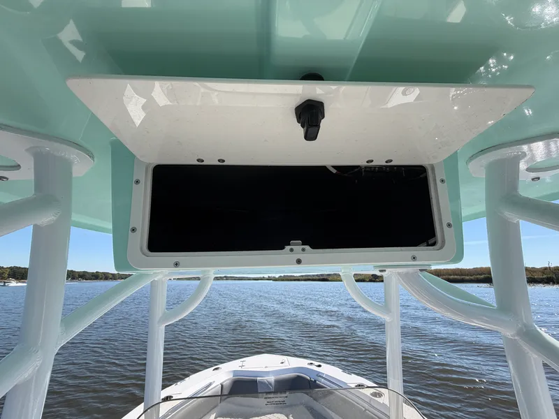 Slide: The Image of NauticStar 222L OFFSHORE 2024 - 33