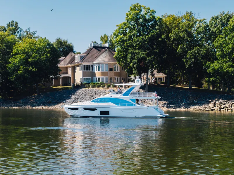 Slide: The Image of Azimut FLY 60 2024 - 62