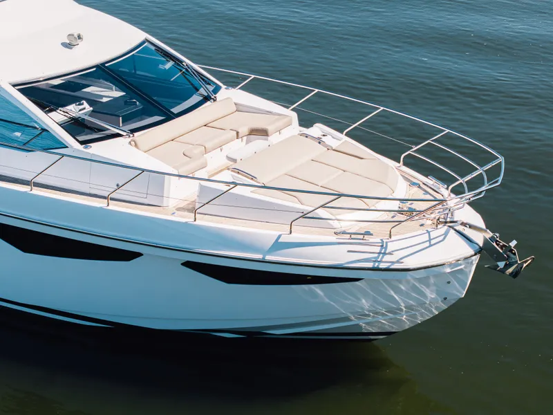 Slide: The Image of Azimut FLY 60 2024 - 66