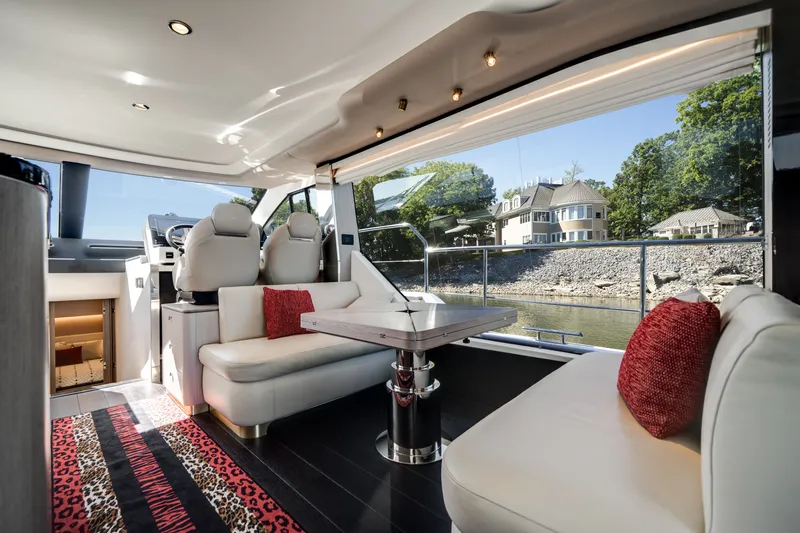 Slide: The Image of Azimut FLY 60 2024 - 40