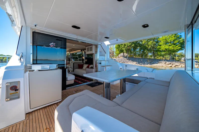 Slide: The Image of Azimut FLY 60 2024 - 51