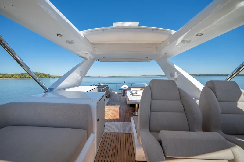 Slide: The Image of Azimut FLY 60 2024 - 59
