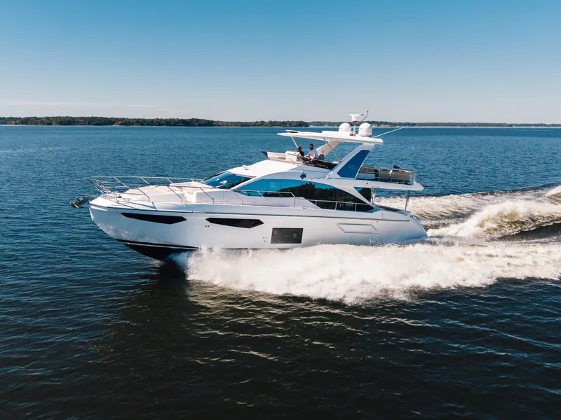 Slide: The Image of Azimut FLY 60 2024 - 70