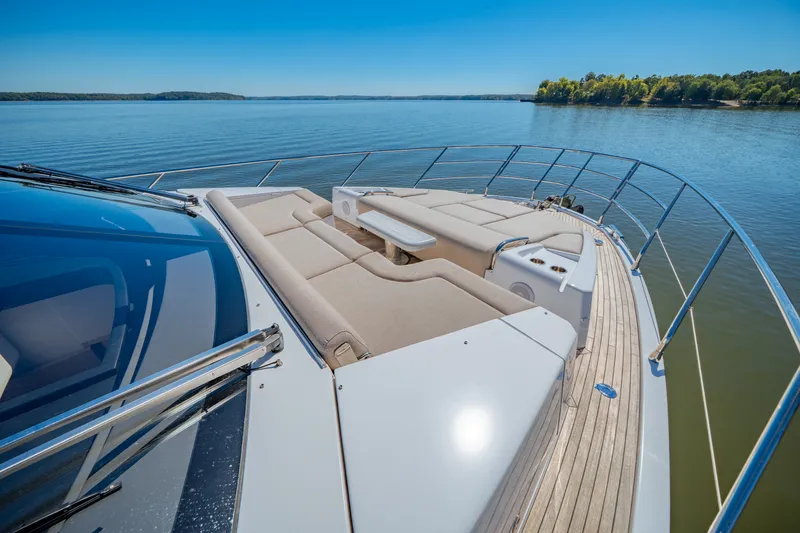 Slide: The Image of Azimut FLY 60 2024 - 61