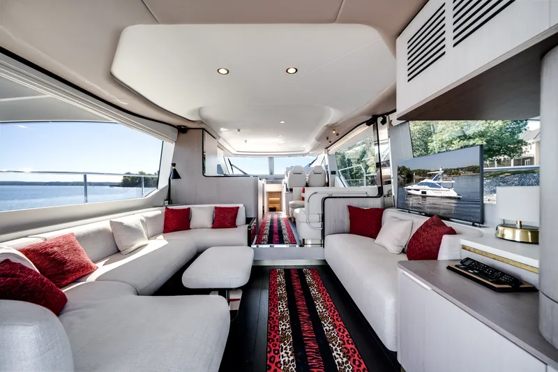Slide: The Image of Azimut FLY 60 2024 - 36
