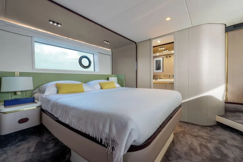 Slide: The Image of Azimut FLY 60 2024 - 14