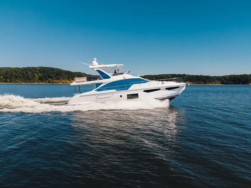 Slide: The Image of Azimut FLY 60 2024 - 72