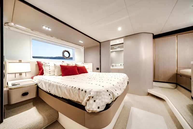 Slide: The Image of Azimut FLY 60 2024 - 29