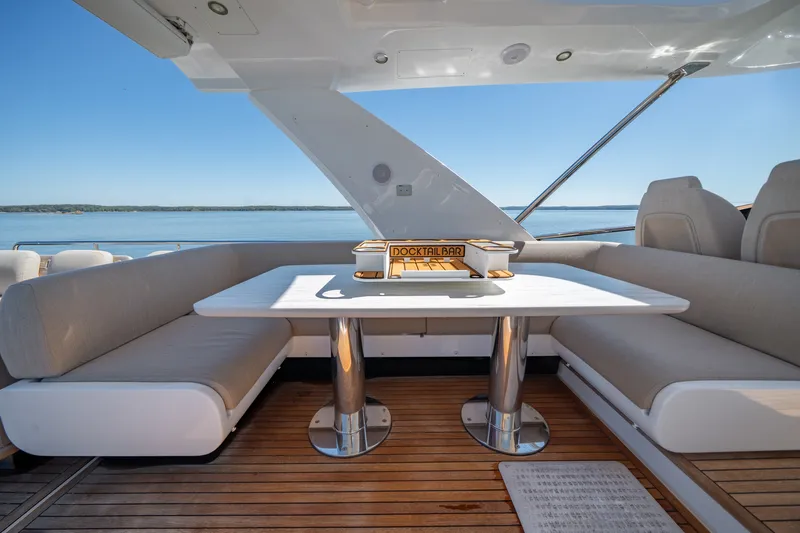 Slide: The Image of Azimut FLY 60 2024 - 57