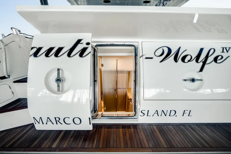Slide: The Image of Azimut FLY 60 2024 - 16
