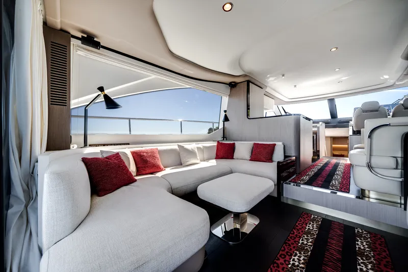 Slide: The Image of Azimut FLY 60 2024 - 37