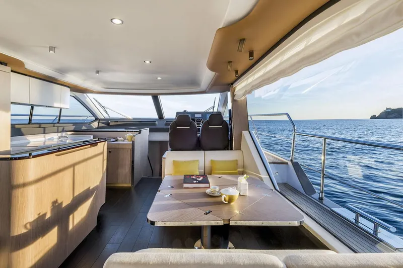 Slide: The Image of Azimut FLY 60 2024 - 13