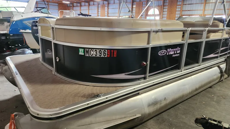 Slide: The Image of Harris 200 CX 2011 - 10