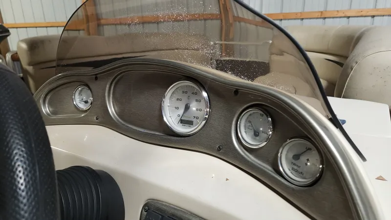 Slide: The Image of Harris 200 CX 2011 - 16